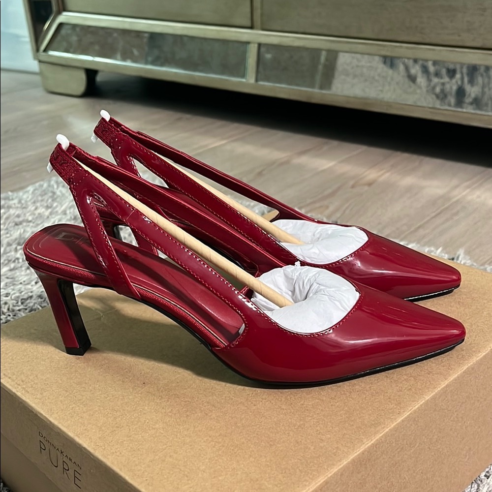 DKNY RED PATENT SLINGBACK HEELS - LIKE NEW